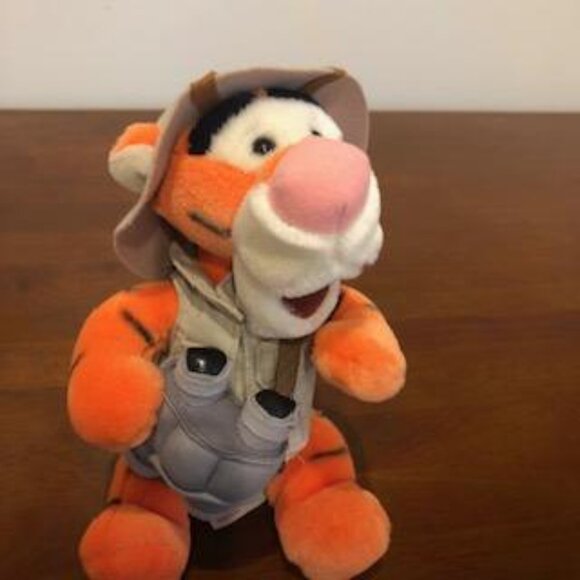 Walt Disney World Animal Kingdom Safari Tigger Plus Collectible Doll NWT. - Picture 4 of 16
